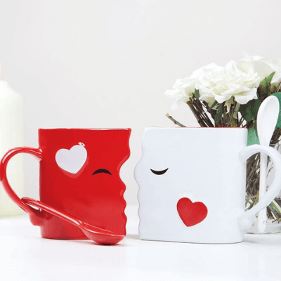 Kissing Mugs Set